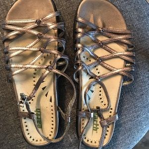 Earth brand sandals